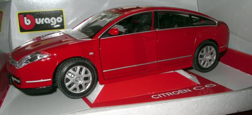Bburago Gold 1:18 Citroen C6 BU12073