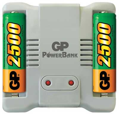 Punjač za baterije GP PB29 sa 2 punjive baterije AA 2500 mAh
