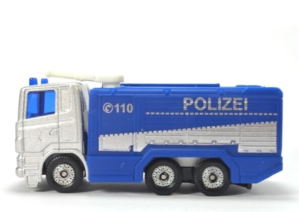 SIKU Policijski kamion Policija Vodeni top 1079
