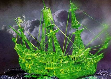 Revell maketa Piratski ukleti brod (sa fosforescentnom bojom) RV05433/150