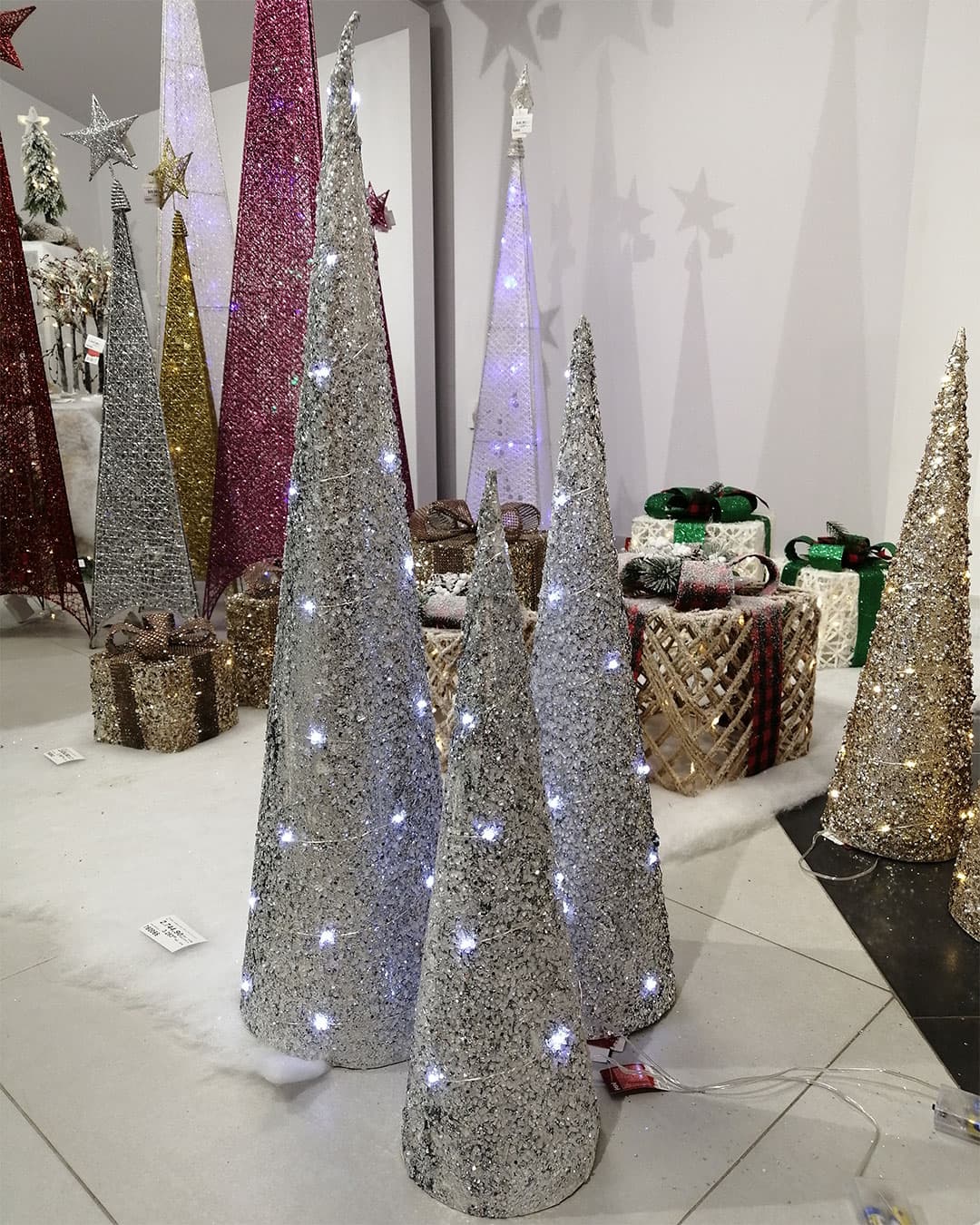 LED Svetleća Kupa Pearl Cone Visina 60 cm Srebrna